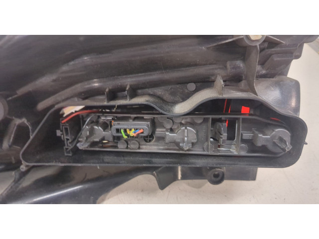 Задний фонарь