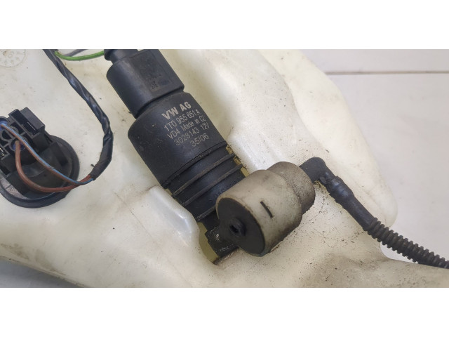 Бачок омывателя  Volkswagen Golf 5 2003-2009 4L0955453   