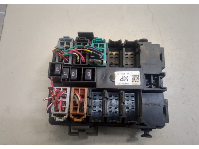 Блок предохранителей Chevrolet Tahoe 2006-2014 25781328