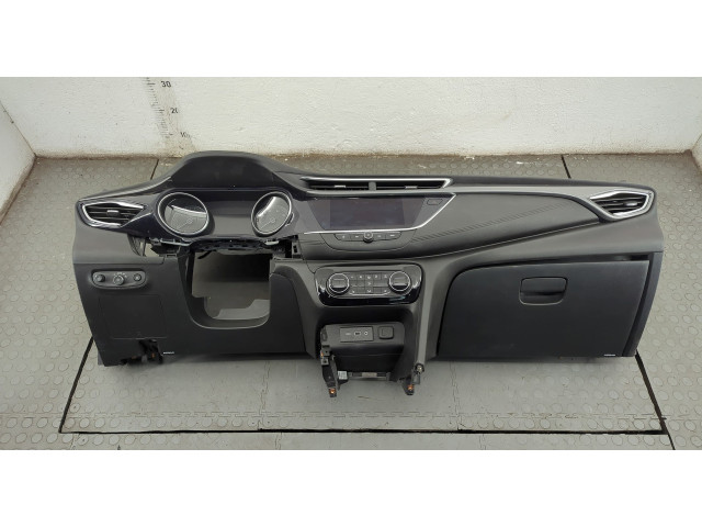 Дисплей бортового компьютера  Buick Encore GX 2019-2024        