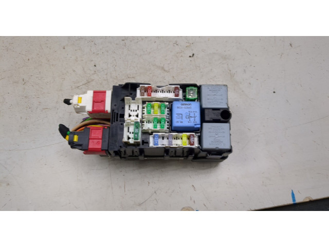 Блок предохранителей  Citroen C4 Picasso 2013-2016         