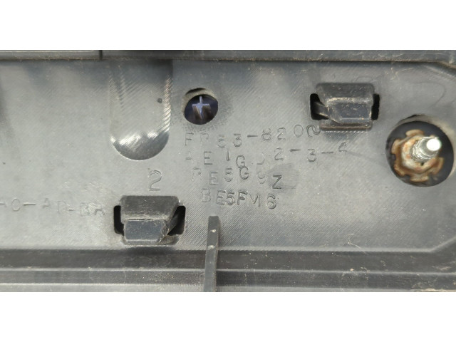 Решетка радиатора  Ford Explorer 2015-2019          fb538200