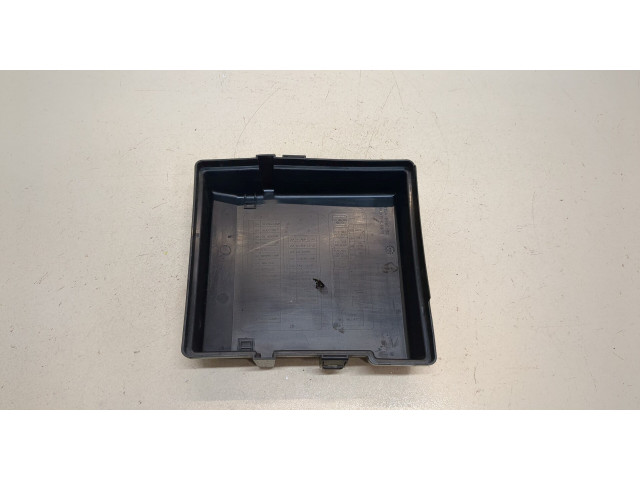 Крышка блока предохранителей Infiniti QX56 2004-2010