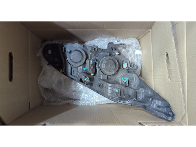 Фара передняя  Peugeot 208 2012-2019 левая 