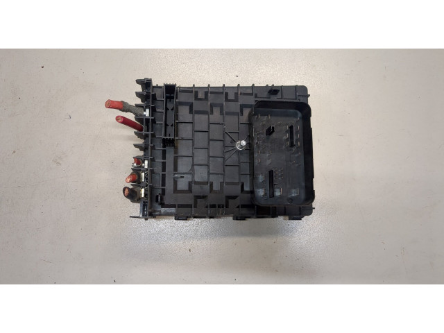 Блок предохранителей  Volkswagen Golf Plus         