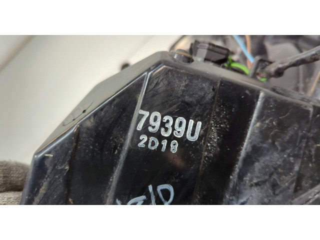 Задний фонарь          