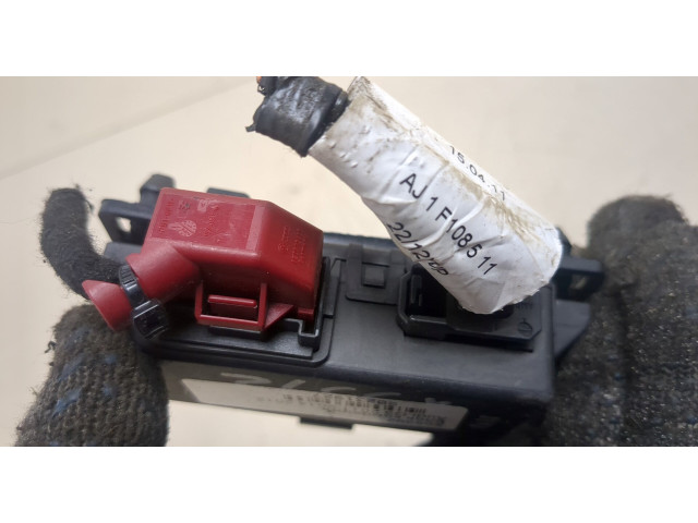 Блок комфорта Audi Q3 2011-2014 8U0907468G