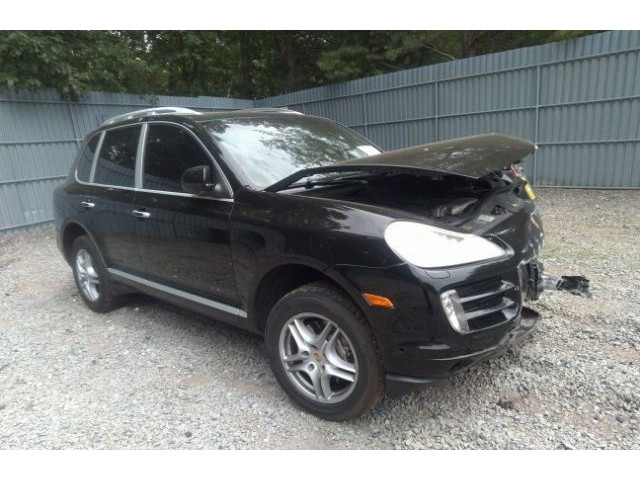 Zámek zadních dveří      