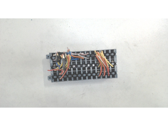 Блок предохранителей Volkswagen Golf 5 2003-2009 1.9