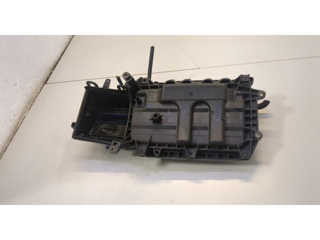 Клапанная крышка двигателя ДВС  Nissan Note E11 2005-2013 1.4     