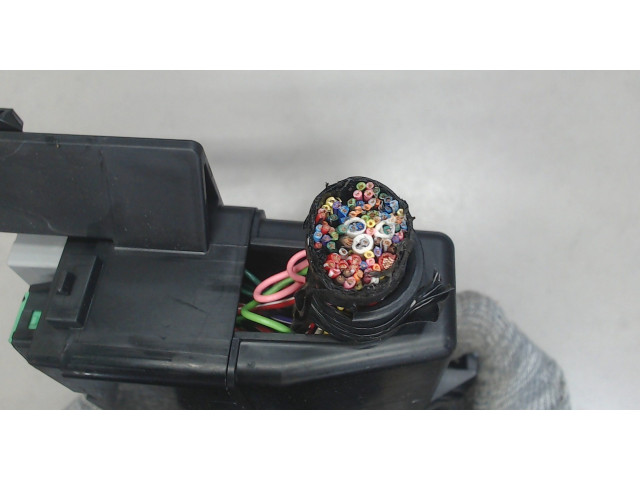 Блок предохранителей Cadillac STS 2004-2011 71545200 3.6