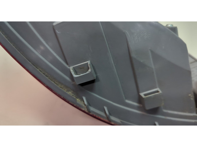 Задний фонарь          