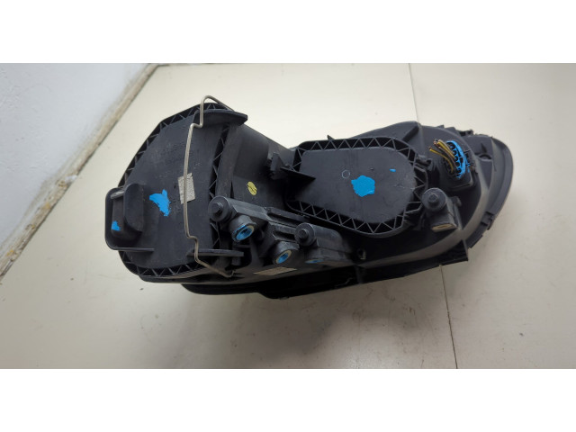 Фара передняя  Volkswagen Caddy 2004-2015 правая 