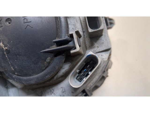 Фара передняя Mercedes C W203 2000-2008 правая