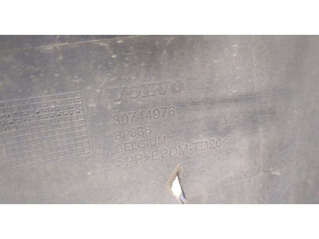 Бампер  Volvo V50 2004-2012 передний   39886077