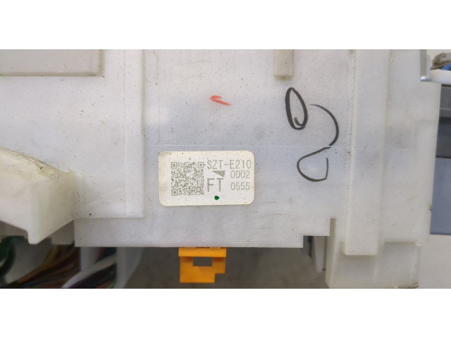 Блок предохранителей  Honda CR-Z      38200SZTE21   