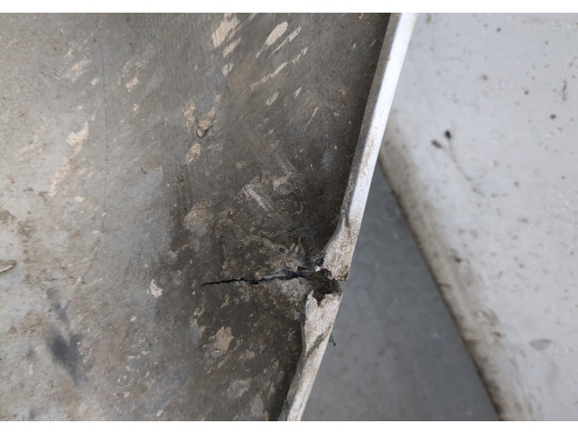 Бампер  Mitsubishi Pajero / Montero 2000-2006 передний      