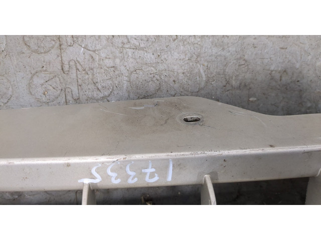 Решетка радиатора Ford Explorer 2001-2006 5L248200