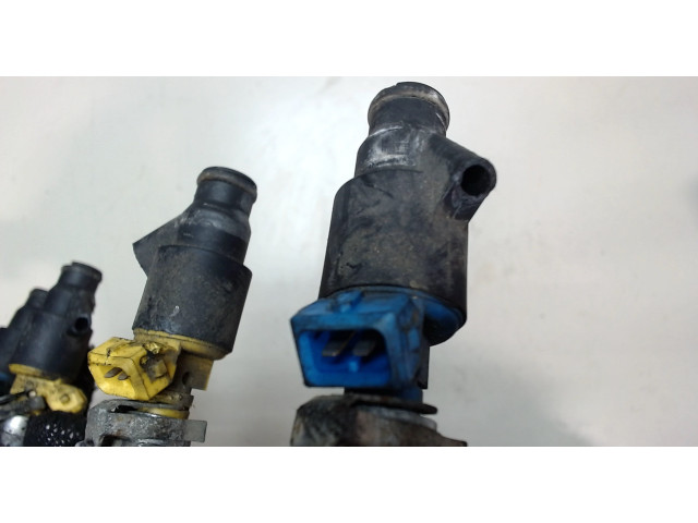 Форсунка топливная  KIA Sportage 1994-2004    0K01B13250, 0K01B13260, 0K01A13150A     