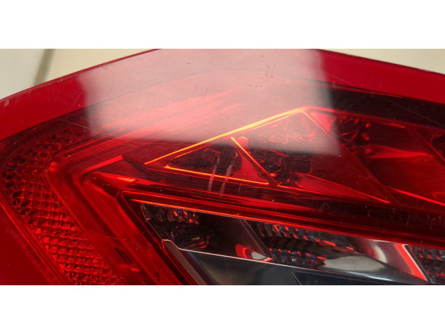 Задний фонарь          