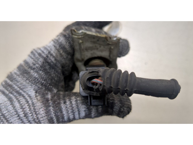 Форсунка топливная Audi A8 (D3) 2005-2007 038130073BJ