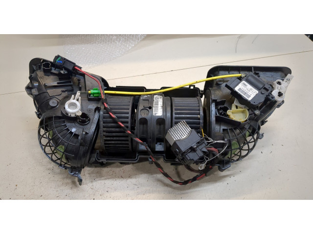 Моторчик печки  Renault Trafic 2014-2021        