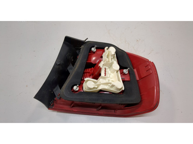 Задний фонарь          