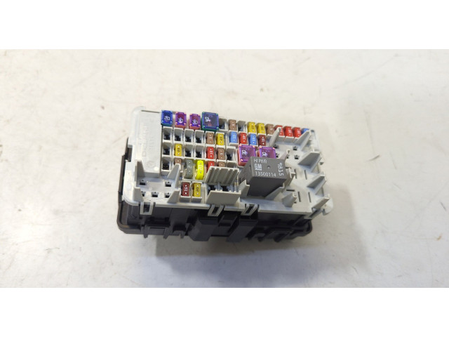 Блок предохранителей GMC Terrain 2017-2021 33172518