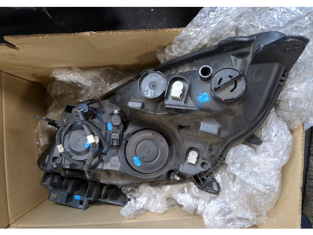 Фара передняя Renault Scenic 2009-2012 правая