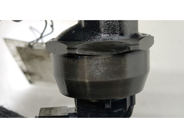 Форсунка топливная  Volkswagen Golf Plus    038130073AG     