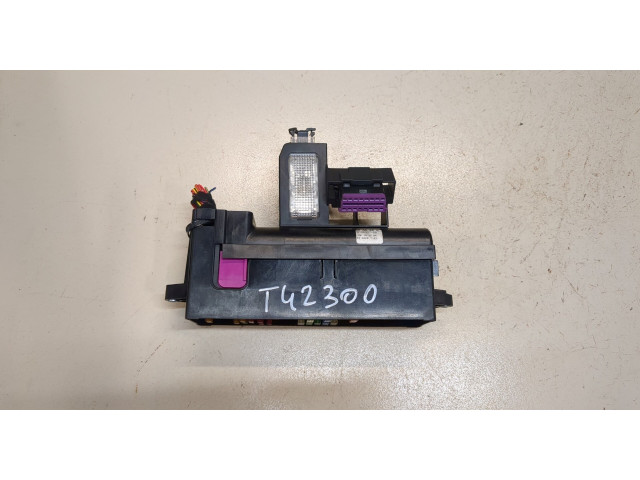 Блок предохранителей Volkswagen Golf Plus 1.4