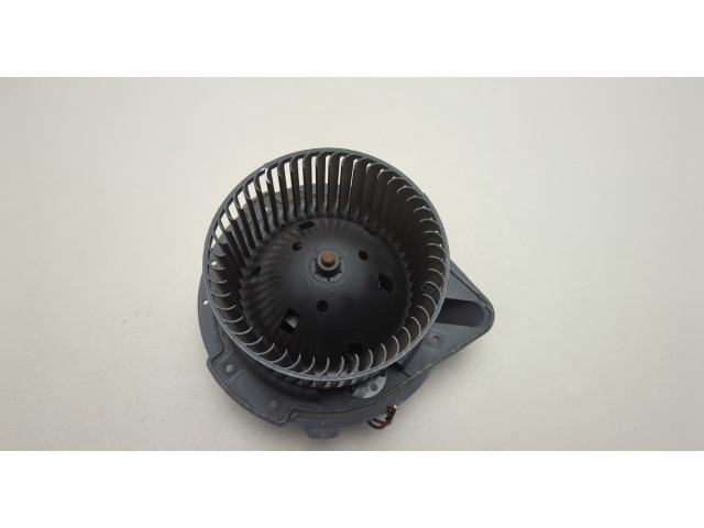 Моторчик печки  Volkswagen Passat 4 1994-1996 8D2819021    8D2819021   