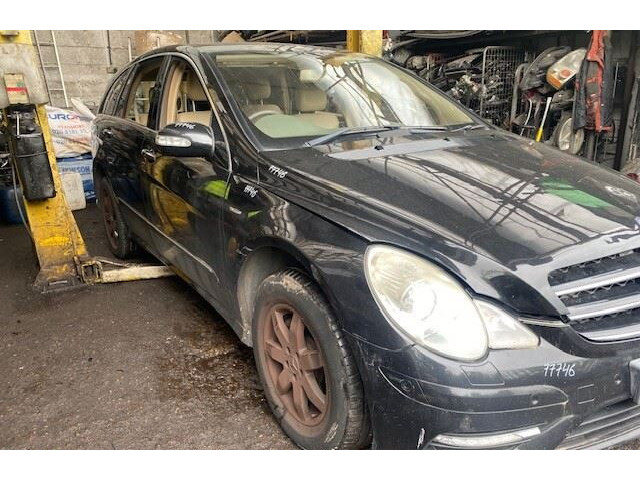 Генератор  Mercedes R W251 2005-            3.0 дизель