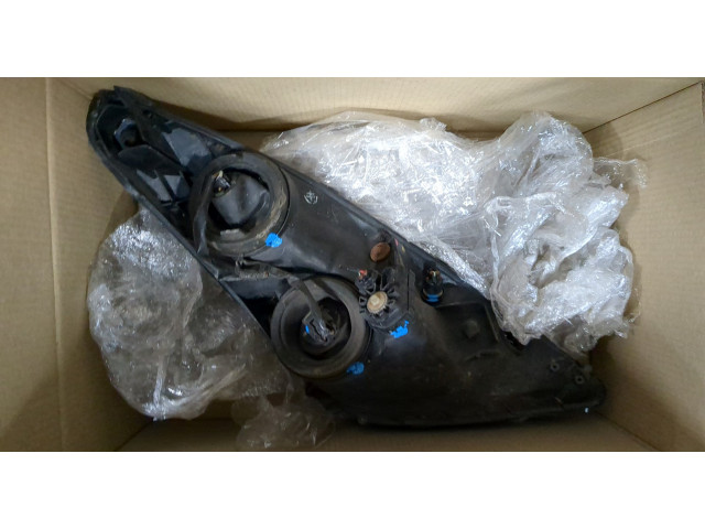 Фара передняя  Toyota Celica 1999-2005 левая 