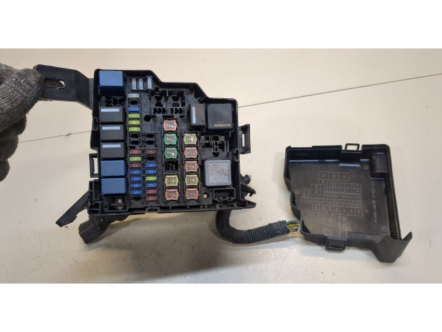 Блок предохранителей  Ford B-Max         