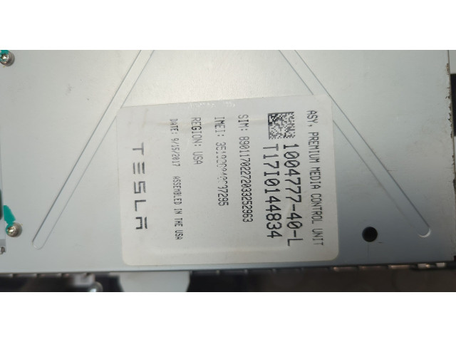 Дисплей мультимедиа Tesla Model S