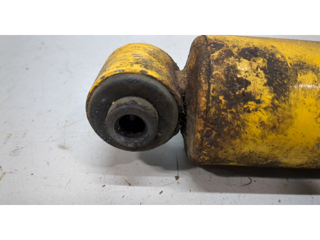 Стойка амортизатора  Volkswagen Transporter 4 1991-2003      