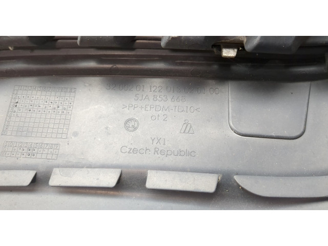 Решетка радиатора Skoda Rapid