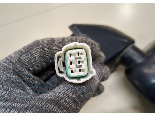 Зеркало боковое Mitsubishi Endeavor правое MR641970