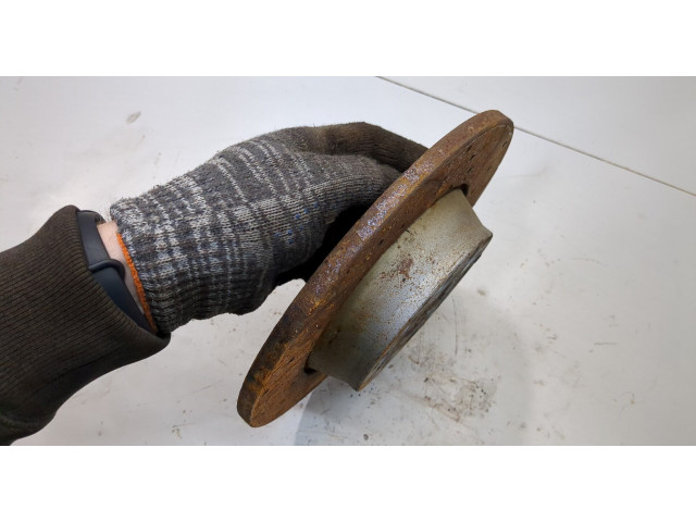 Диск тормозной Volkswagen Golf 5 2003-2009 задний 1K0615601AD