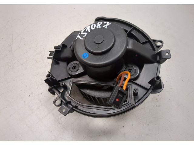 Моторчик печки Skoda Octavia (A7) 2013-2023