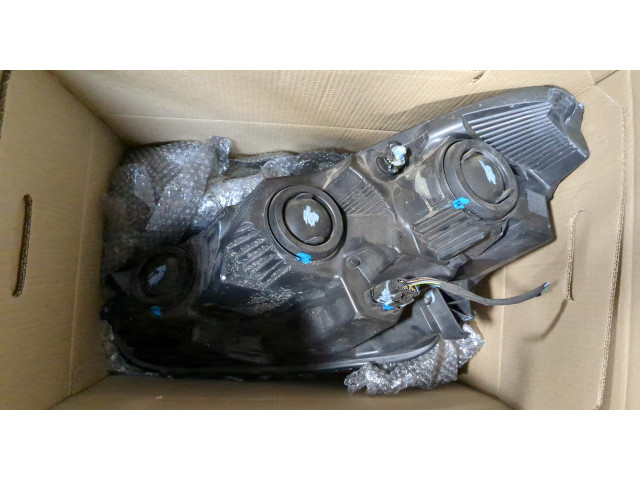 Фара передняя  Ford Escape 2019-2022 правая 