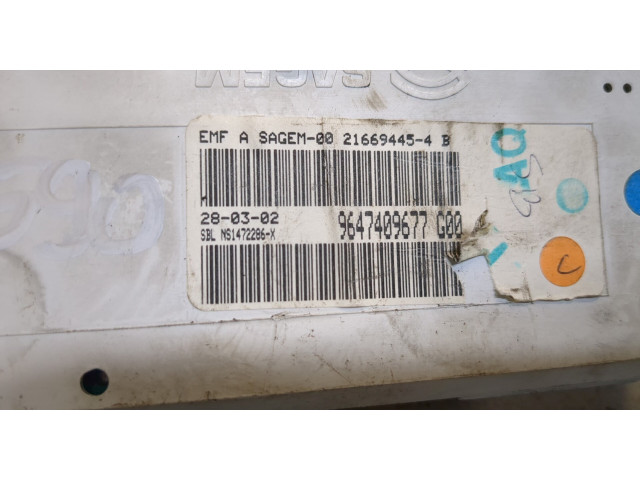 Дисплей бортового компьютера Citroen Xsara 2000-2005 9647409677g00