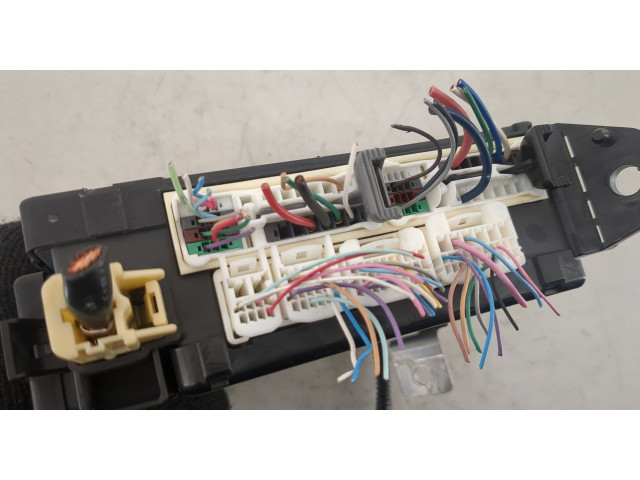 Блок предохранителей  Toyota Tundra 2007-2013         