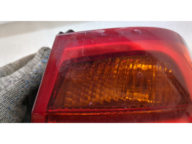 Задний фонарь          