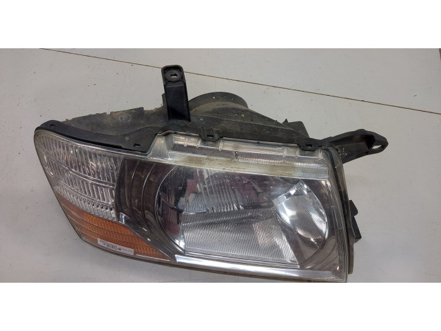 Фара передняя  Mitsubishi Pajero / Montero 2000-2006 правая 
