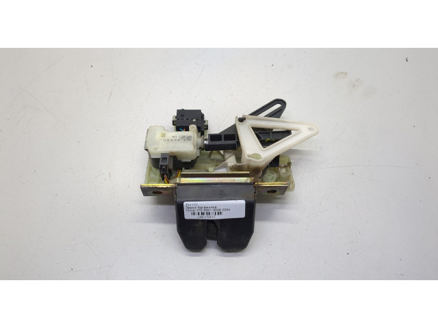 Замок багажника  Volvo V70 2001-2008       