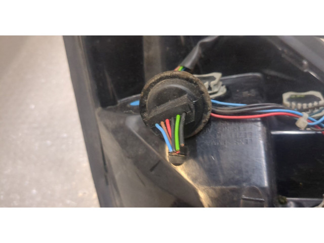 Задний фонарь          