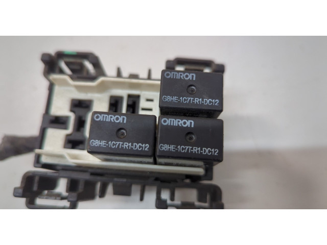 Блок предохранителей  Jeep Grand Cherokee 2010-2013      68088352AD   