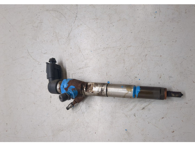 Форсунка топливная  Mercedes A W176 2012-2018    A6070700087     